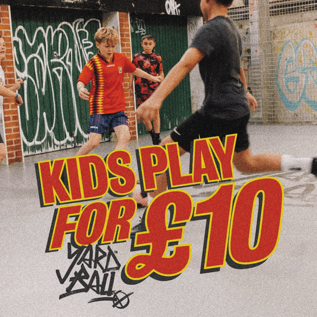 1080 x 1080 Kids Play £10 Summer Gif (1080 x 1080 px)